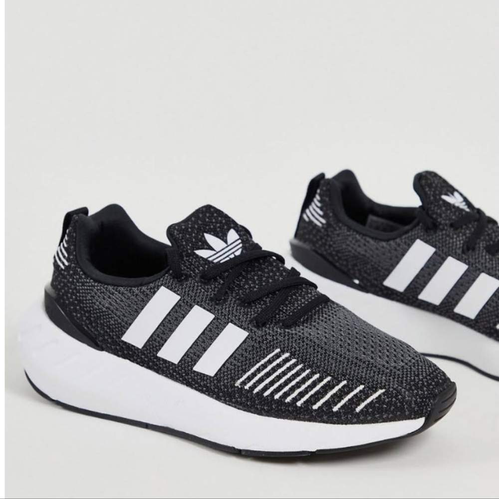 Adidas, Swift Run 22 W Sneakers, Black with White Strips, Size 8.5